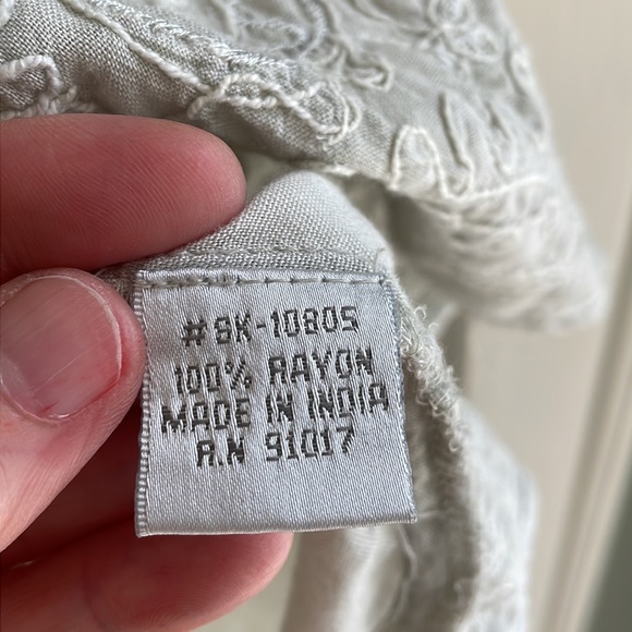 Solitaire Lace Top - Picture 6 of 7